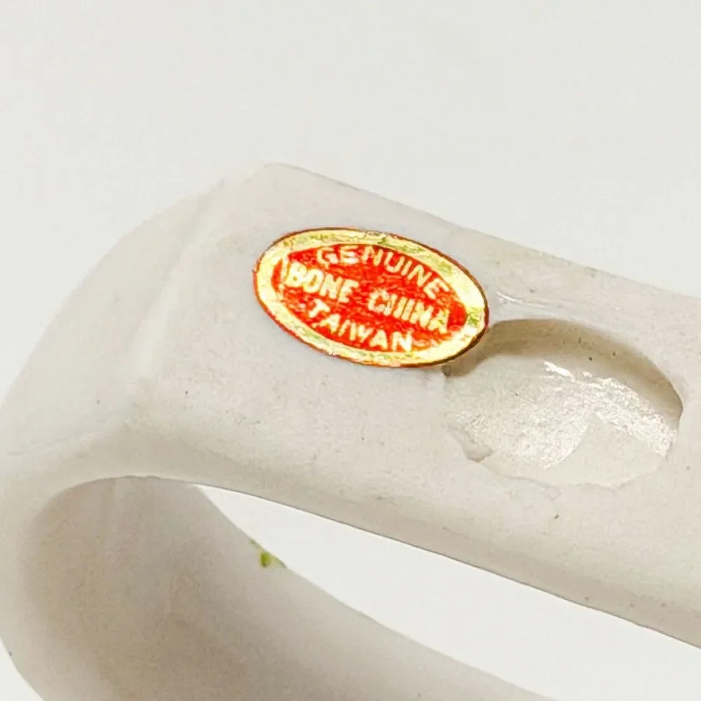 Unbranded charming vintage